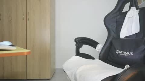 Nickol online show from 04.25.26