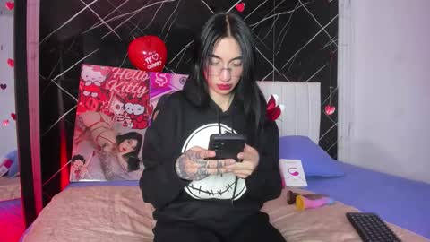 Leila  online show from 02.15.26