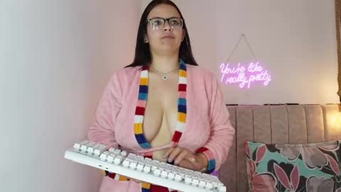 candy sweet17 online show from 12.19.25