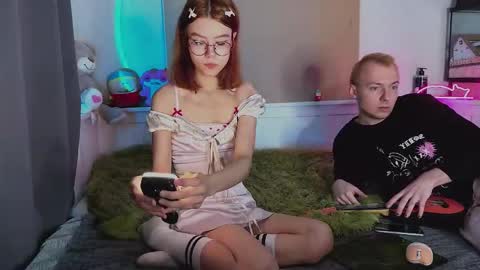 Snapshot of candybeee chatting on 11.30.25 candybeee online show from 11.30.25