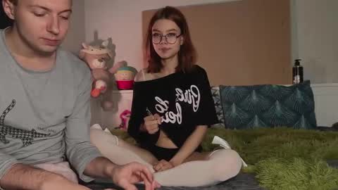 Snapshot of candybeee chatting on 12.14.25 candybeee online show from 12.14.25