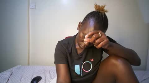 candycurly_ online show from 10.26.25