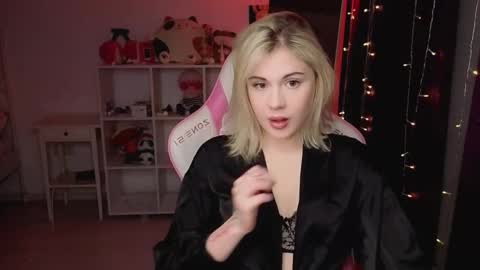 You can call me HH online show from 11.16.25