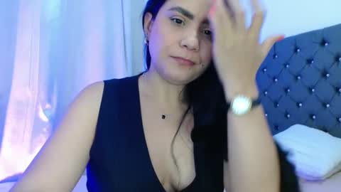 Snapshot of candyhot4 chatting on 12.19.24 candy online show from 12.19.24