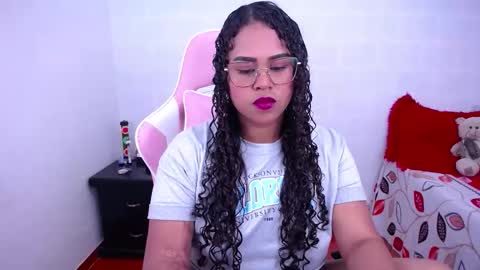 Snapshot of candyhot_sex chatting on 03.20.26 Karen online show from 03.20.26