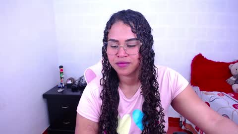 Snapshot of candyhot_sex chatting on 03.24.26 Karen online show from 03.24.26