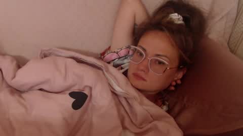 Snapshot of candylady13 chatting on 06.18.26 say meow and send tips online show from 06.18.26