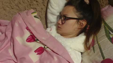 Snapshot of candylady136 chatting on 12.10.24 say meow and send tip online show from 12.10.24