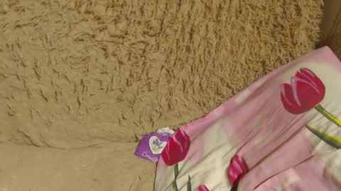 Snapshot of candylady136 chatting on 12.22.24 say meow and send tip online show from 12.22.24