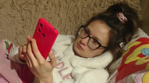 Snapshot of candylady136 chatting on 01.29.25 say meow and send tip online show from 01.29.25