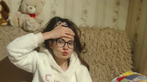 Snapshot of candylady136 chatting on 02.05.25 say meow and send tip online show from 02.05.25