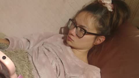 Snapshot of candylady136 chatting on 10.27.25 say meow and send tip online show from 10.27.25