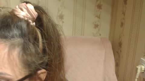 Snapshot of candylady136 chatting on 11.16.25 say meow and send tip online show from 11.16.25