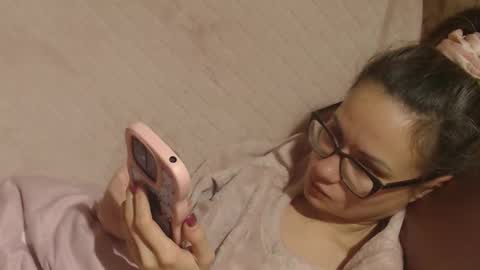 Snapshot of candylady136 chatting on 11.26.25 say meow and send tip online show from 11.26.25