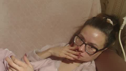 Snapshot of candylady136 chatting on 12.13.25 say meow and send tip online show from 12.13.25