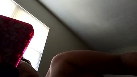 Snapshot of candyredxo2024 chatting on 10.31.25 candyredxo2024 online show from 10.31.25