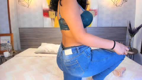 Candys Victoria online show from 02.06.25