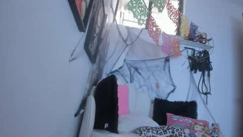 Snapshot of candytyler_ chatting on 10.12.25 candytyler_ online show from 10.12.25