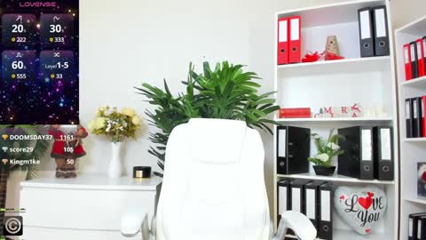 Snapshot of candywesst chatting on 12.14.24 Candy My pleasure its in your hands online show from 12.14.24