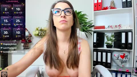 Snapshot of candywesst chatting on 12.23.24 Candy My pleasure its in your hands online show from 12.23.24