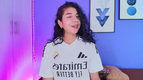 Isabella online show from 01.17.25