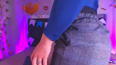 Aura  online show from 09.24.25