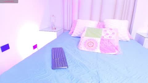 Aura  online show from 11.05.25