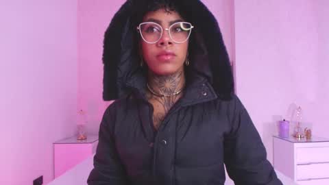 Aura  online show from 11.15.25