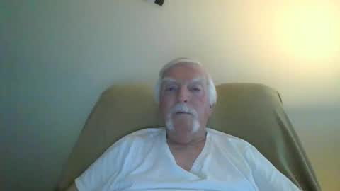 Snapshot of capecod21 chatting on 12.21.24 capecod21 online show from 12.21.24