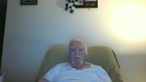 Snapshot of capecod21 chatting on 01.12.25 capecod21 online show from 01.12.25