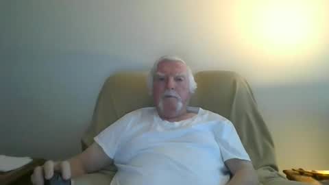 Snapshot of capecod21 chatting on 02.02.25 capecod21 online show from 02.02.25