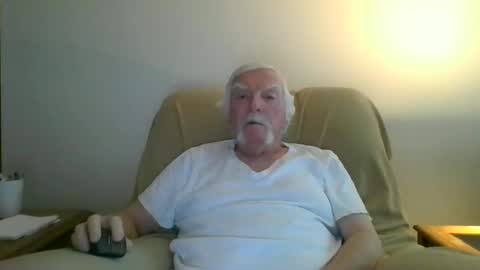 Snapshot of capecod21 chatting on 02.16.25 capecod21 online show from 02.16.25