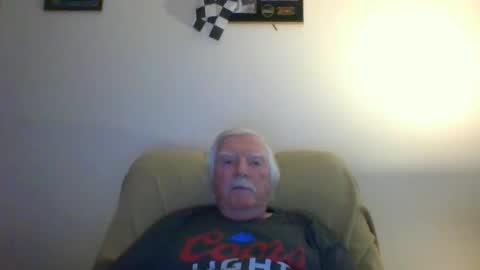 Snapshot of capecod21 chatting on 03.08.25 capecod21 online show from 03.08.25