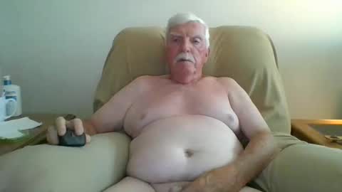 Snapshot of capecod21 chatting on 09.13.25 capecod21 online show from 09.13.25