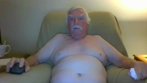 Snapshot of capecod21 chatting on 11.22.25 capecod21 online show from 11.22.25