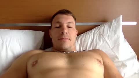 Snapshot of capt_oliver chatting on 09.16.25 follow my twitter online show from 09.16.25