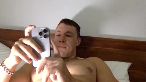 Snapshot of capt_oliver chatting on 09.30.25 follow my twitter online show from 09.30.25