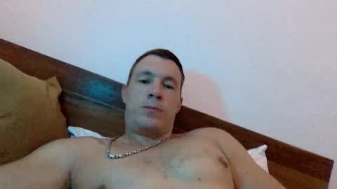 Snapshot of capt_oliver chatting on 10.05.25 follow my twitter online show from 10.05.25