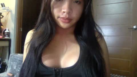 Yumi Aera online show from 06.27.26