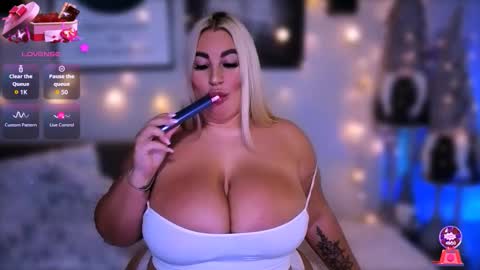 Snapshot of cara__harris chatting on 01.12.26 . . online show from 01.12.26