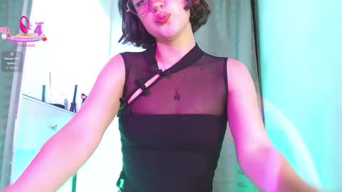 Snapshot of caraenaranja chatting on 10.24.25 Amy online show from 10.24.25