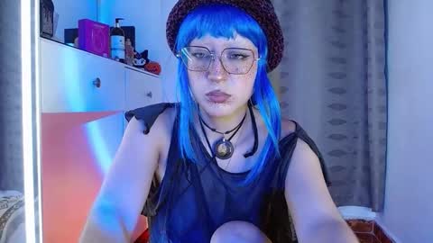 Snapshot of caraenaranja chatting on 11.19.25 Amy online show from 11.19.25