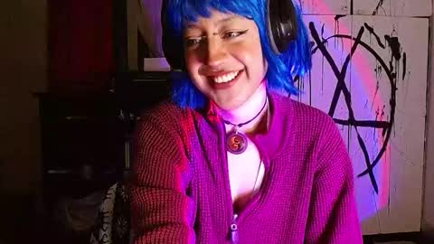 Snapshot of caraenaranja chatting on 12.20.25 Amy online show from 12.20.25