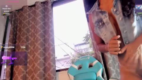 Snapshot of caraiosh_ chatting on 03.01.25 Cara online show from 03.01.25