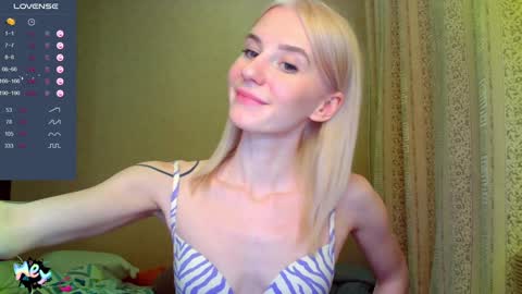 Snapshot of caramel_pie_ chatting on 12.02.24 caramel online show from 12.02.24