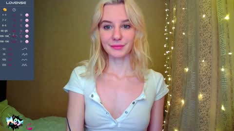 Snapshot of caramel_pie_ chatting on 12.29.24 caramel online show from 12.29.24