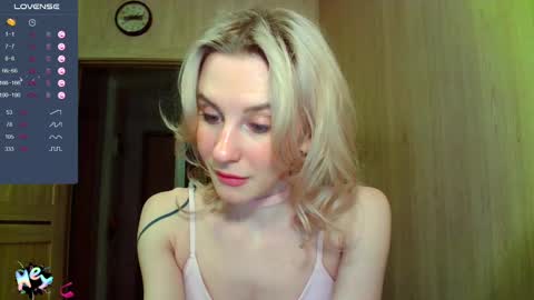 Snapshot of caramel_pie_ chatting on 02.27.25 caramel online show from 02.27.25