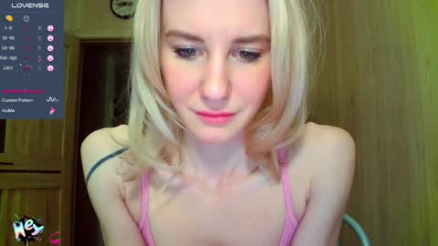 Snapshot of caramel_pie_ chatting on 03.01.25 caramel online show from 03.01.25