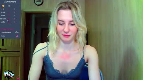 Snapshot of caramel_pie_ chatting on 09.21.25 caramel online show from 09.21.25