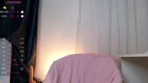 Snapshot of caramelangels chatting on 05.06.26 Viola Marika and Visma online show from 05.06.26